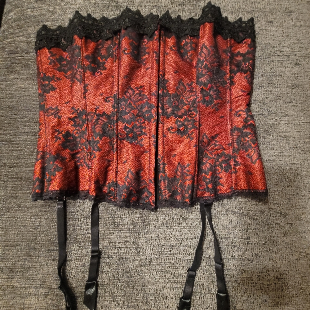 Vintage Frederick's of Hollywood Y2K Red and Black  Lace Corset size 38 lingerie